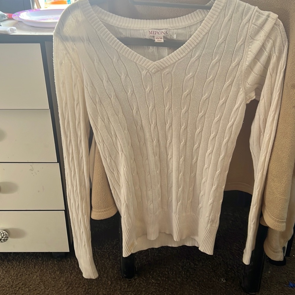 Matona white sweater